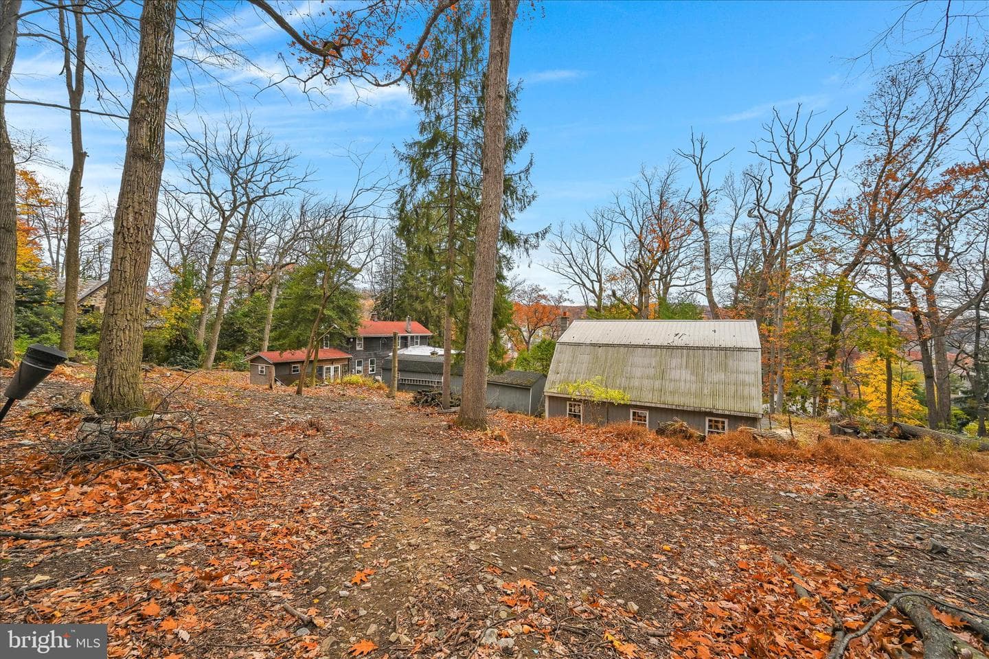 2460 Grandview Avenue photo 39