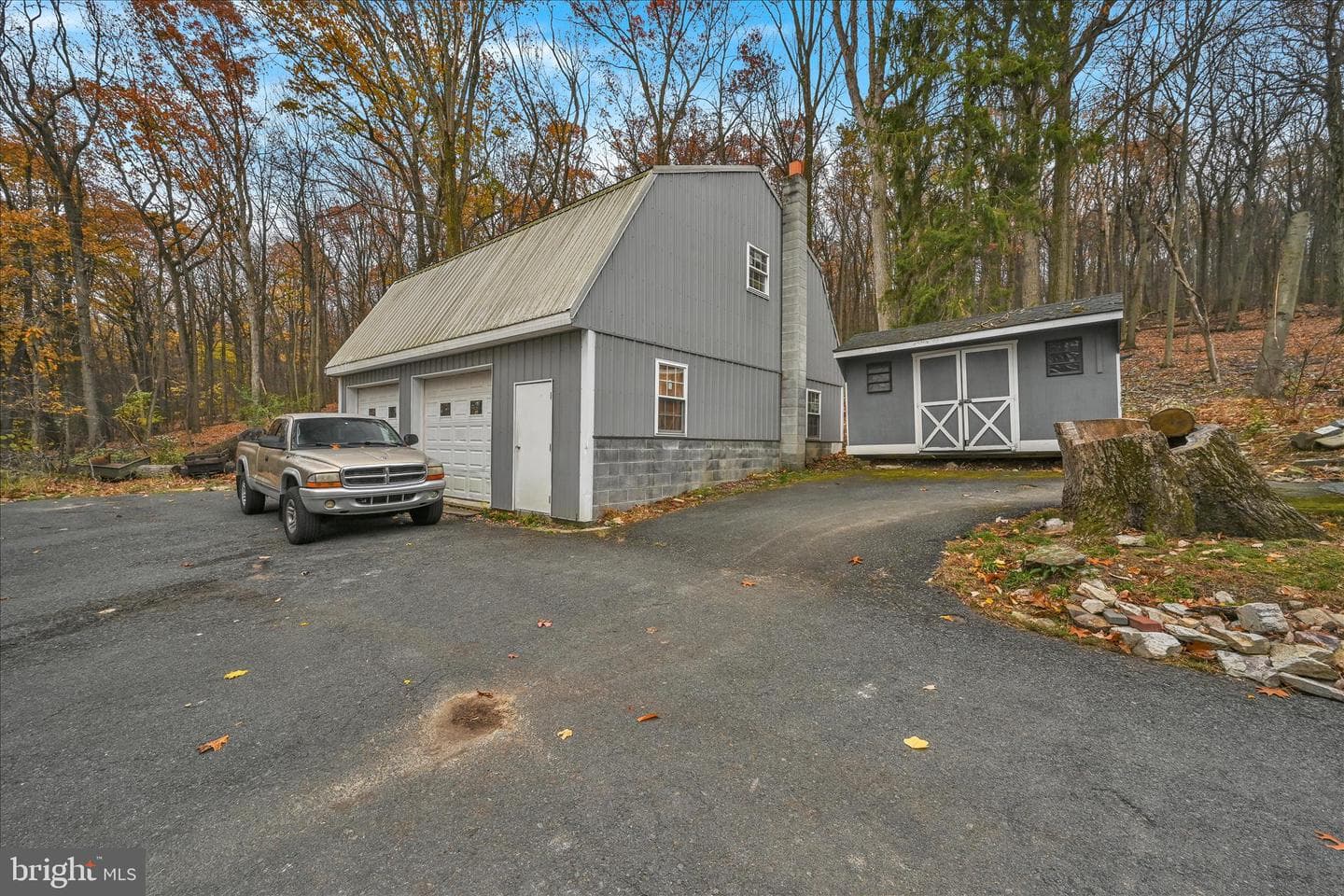 2460 Grandview Avenue photo 4