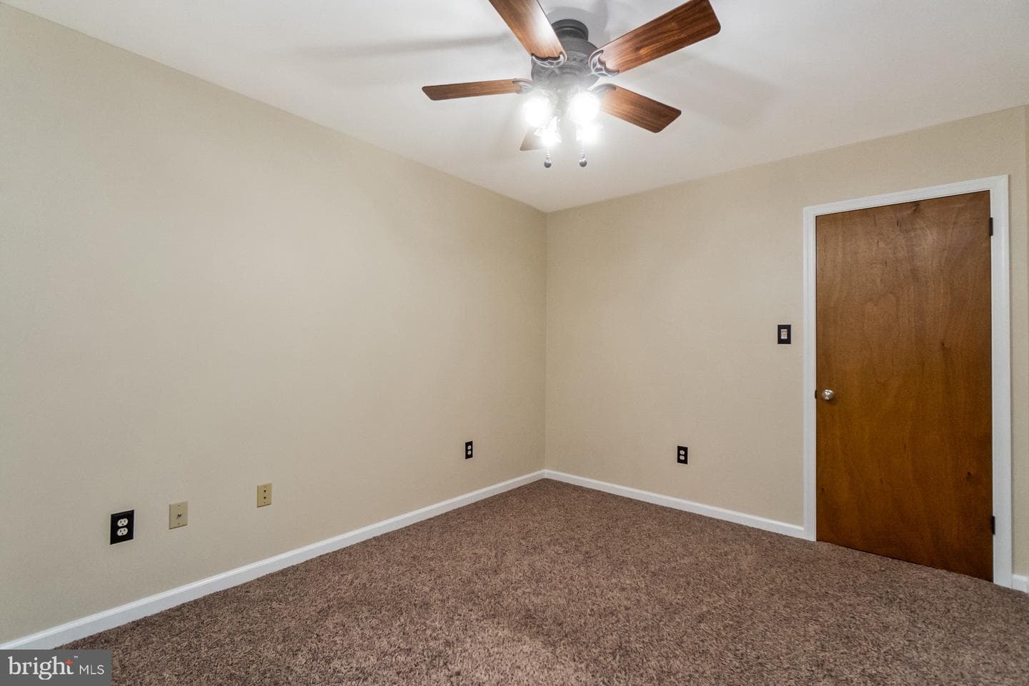 1053 Hilltop Road photo 22