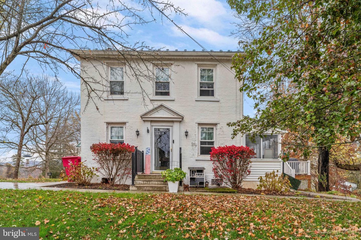 100 Pineland Road photo 2