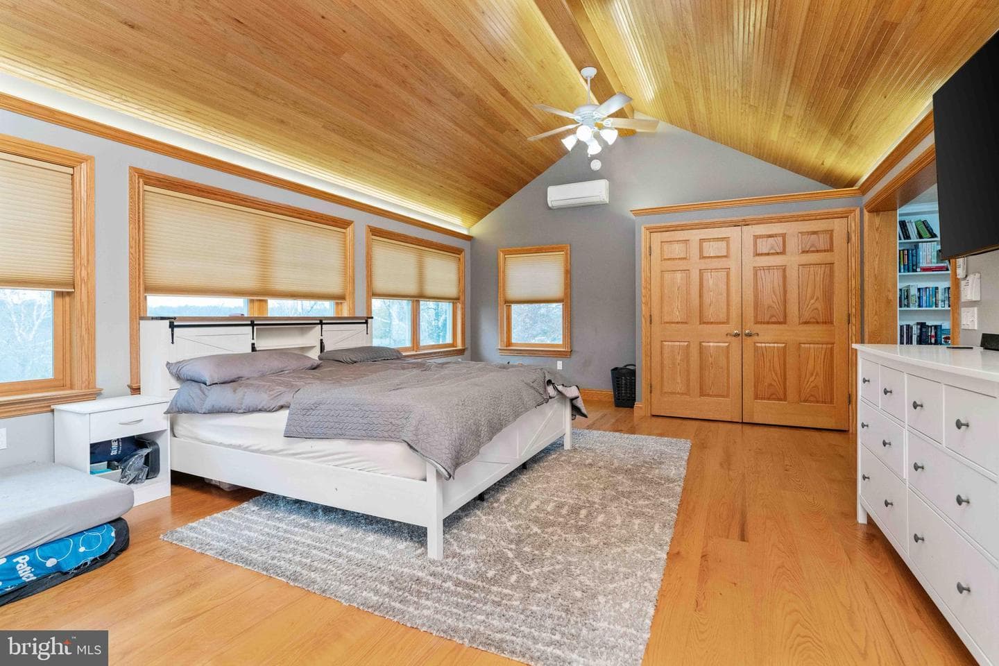100 Pineland Road photo 34