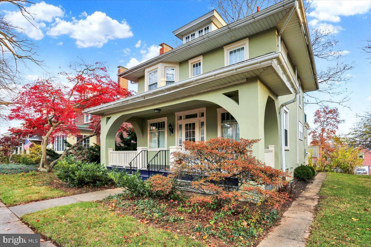 1536 Dauphin Avenue photo 3
