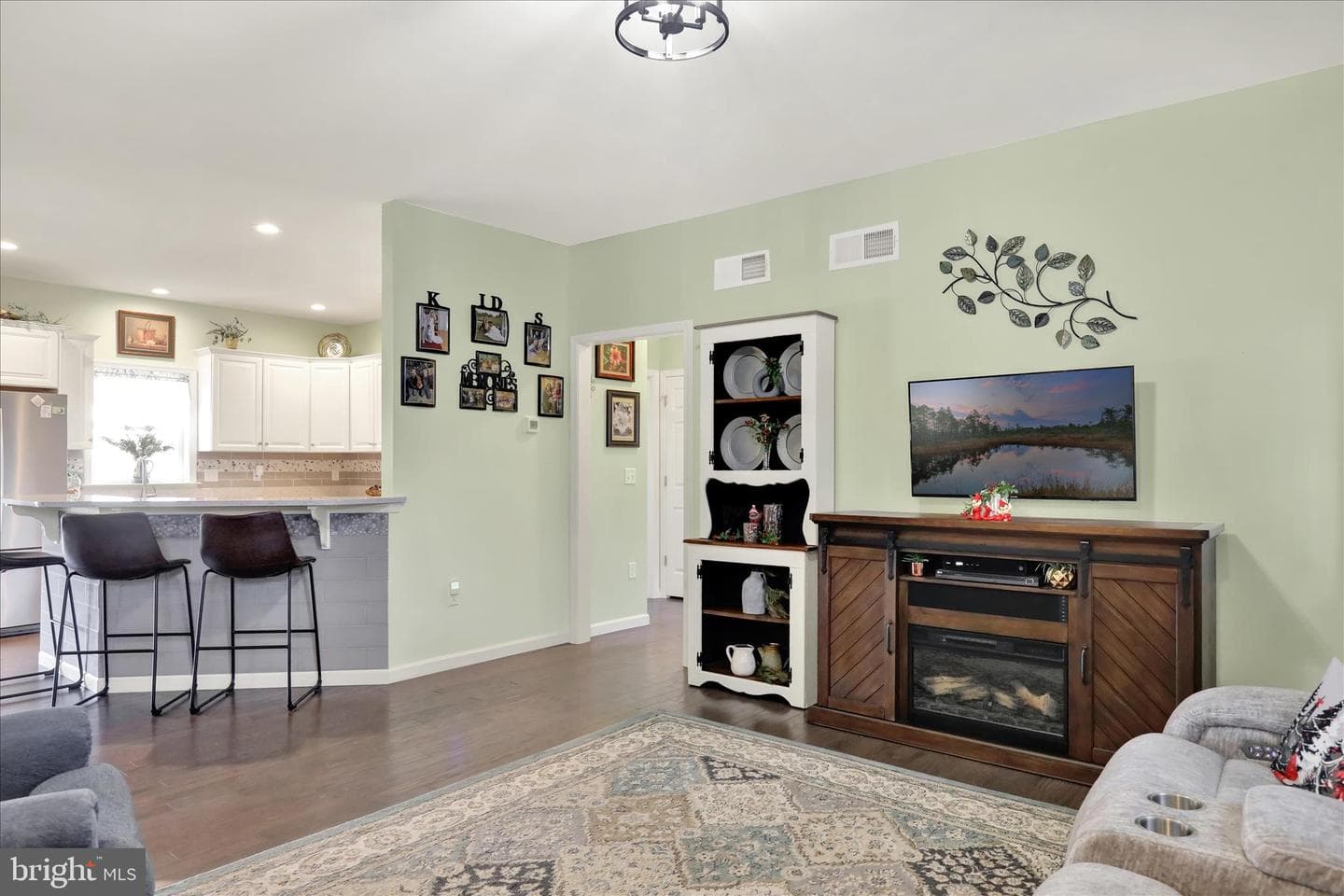 4 Rosebush Court photo 7