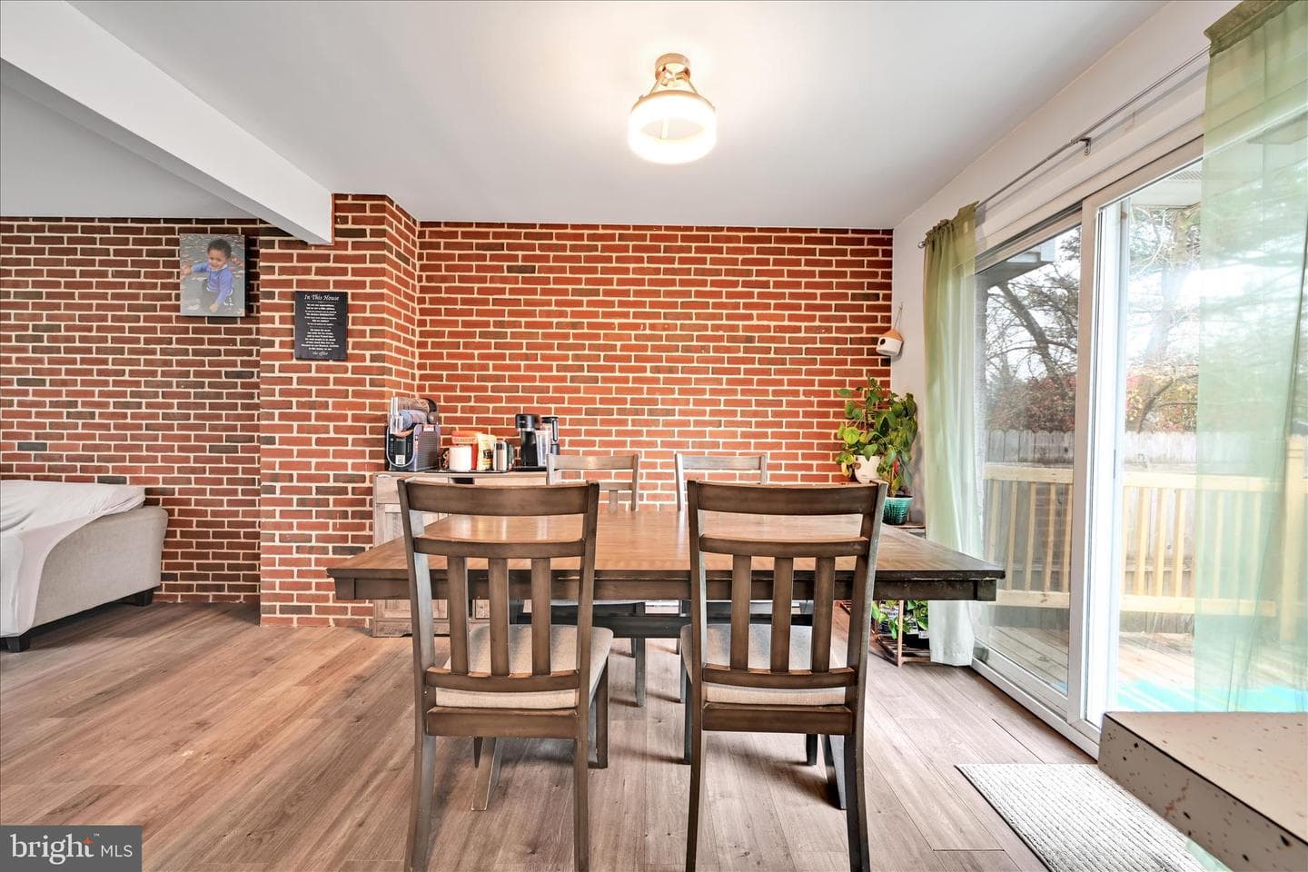 125 W Gaul Street photo 5