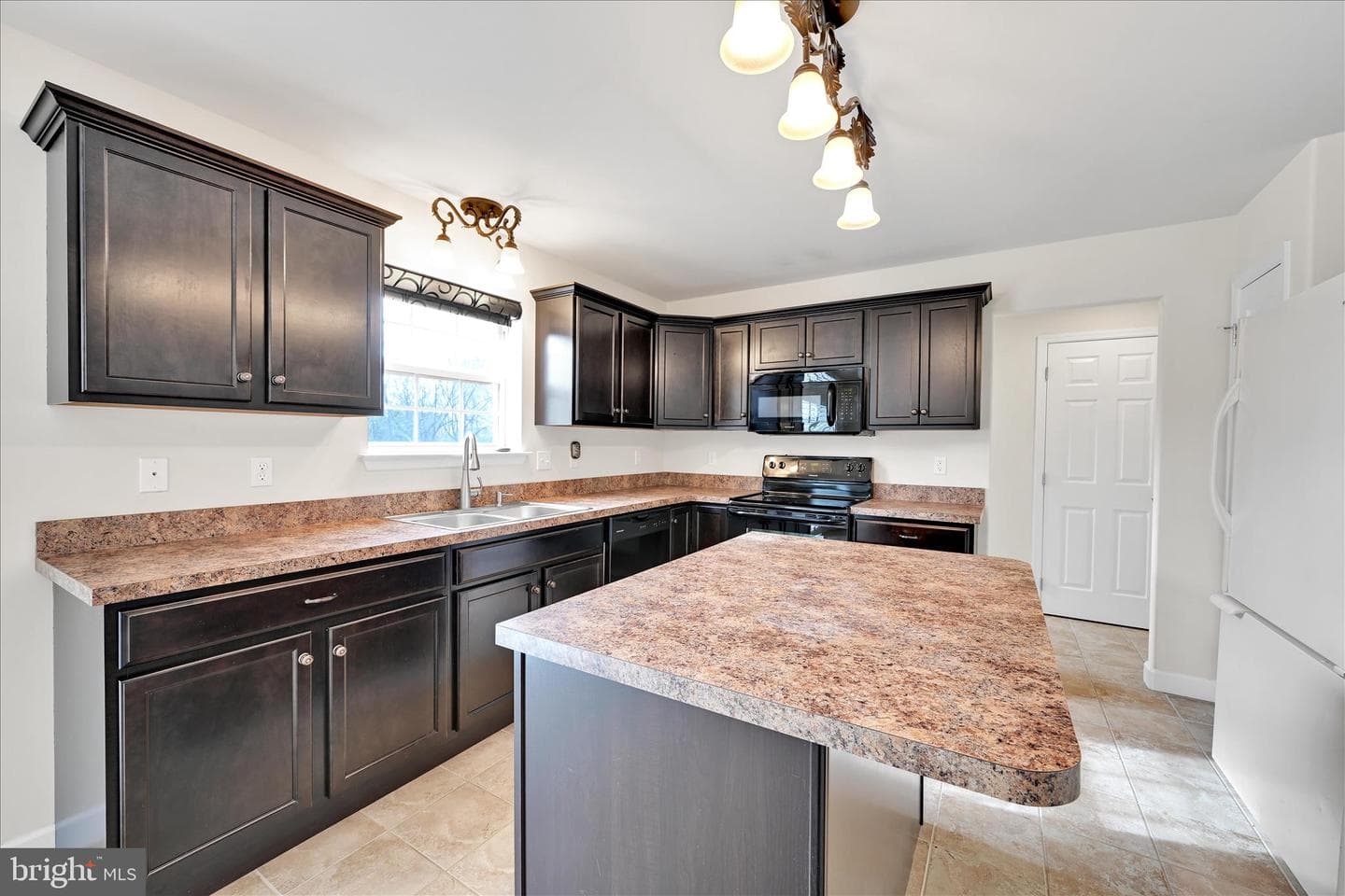 1008 Daisy Drive photo 11