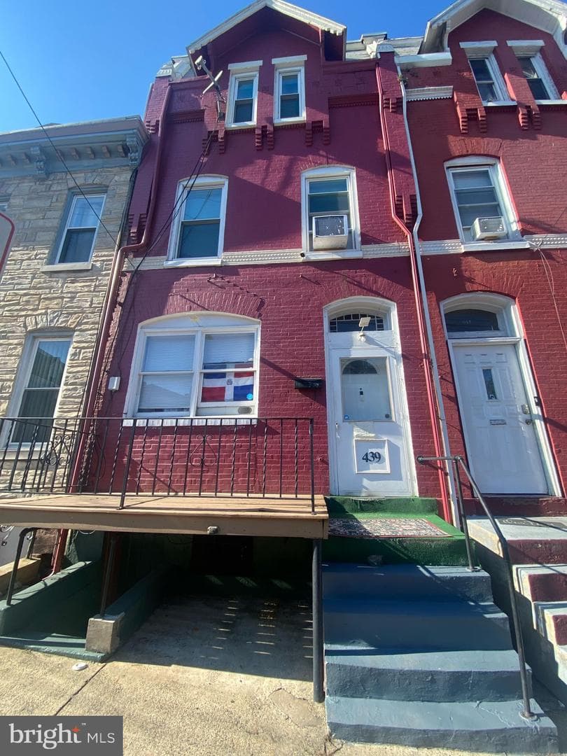 439 Buttonwood St