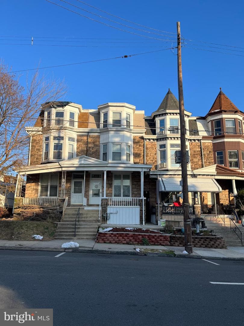 833 N Front Street photo 1