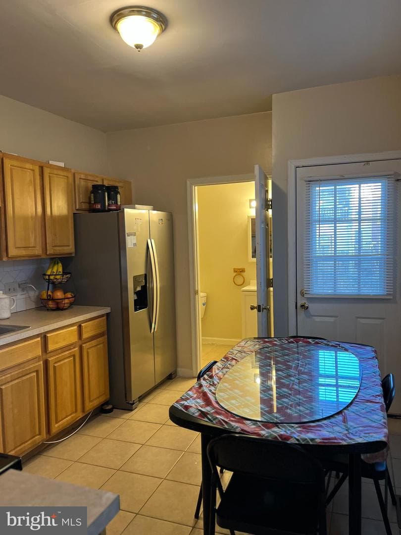 833 N Front Street photo 9