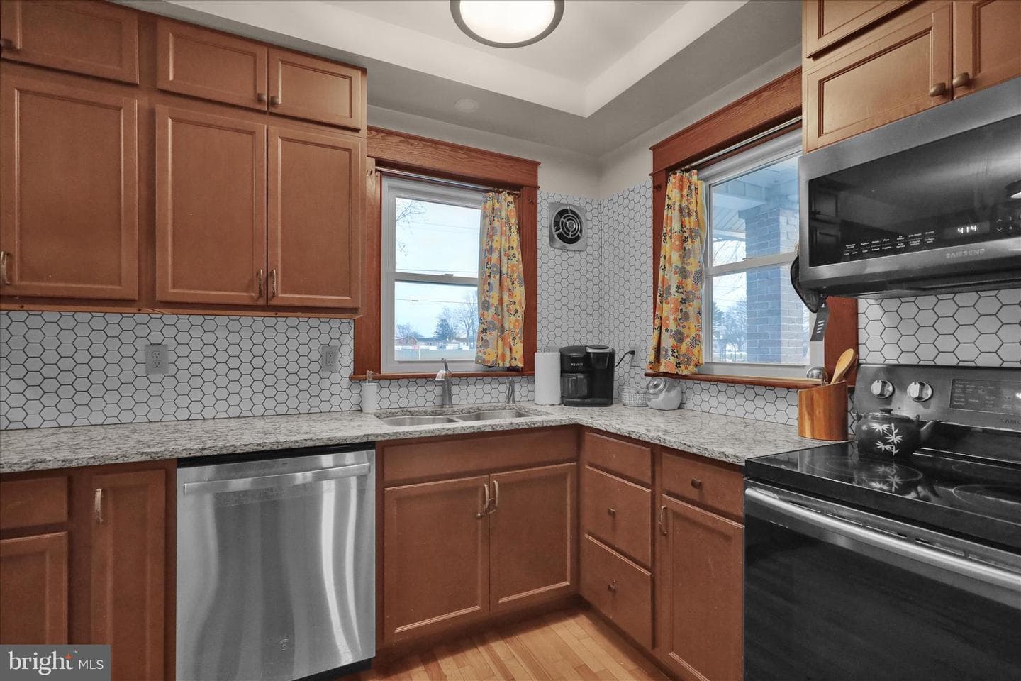 839 Main Street photo 18
