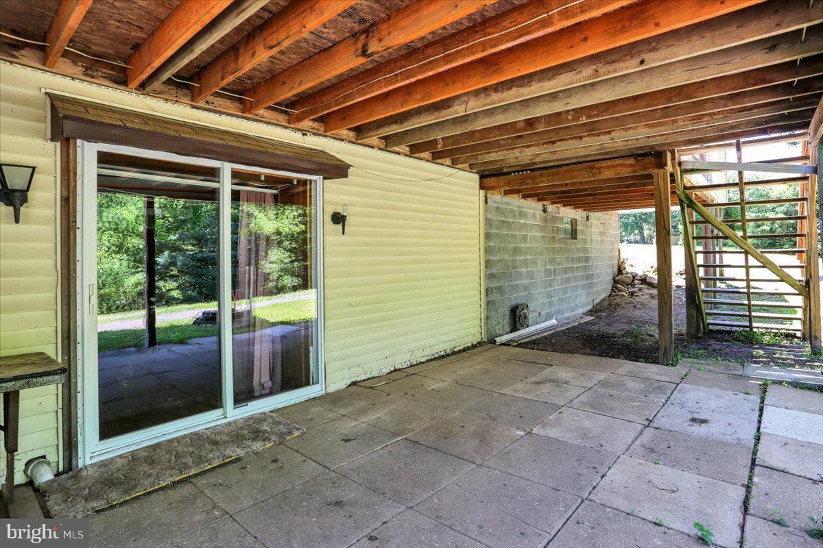 790 River Road photo 21
