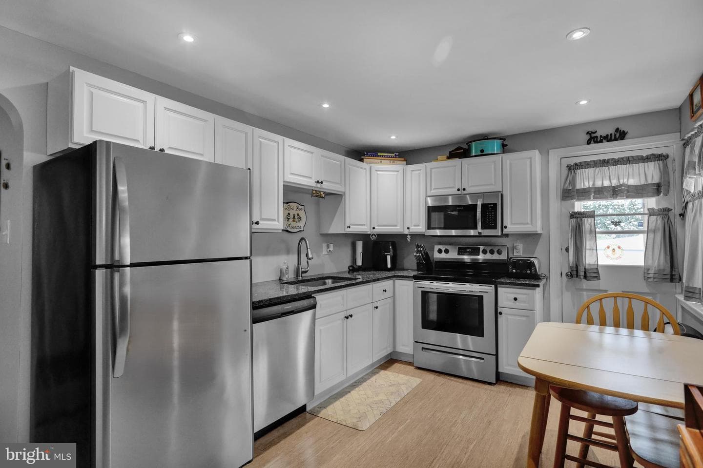 135 Chestnut Street photo 9
