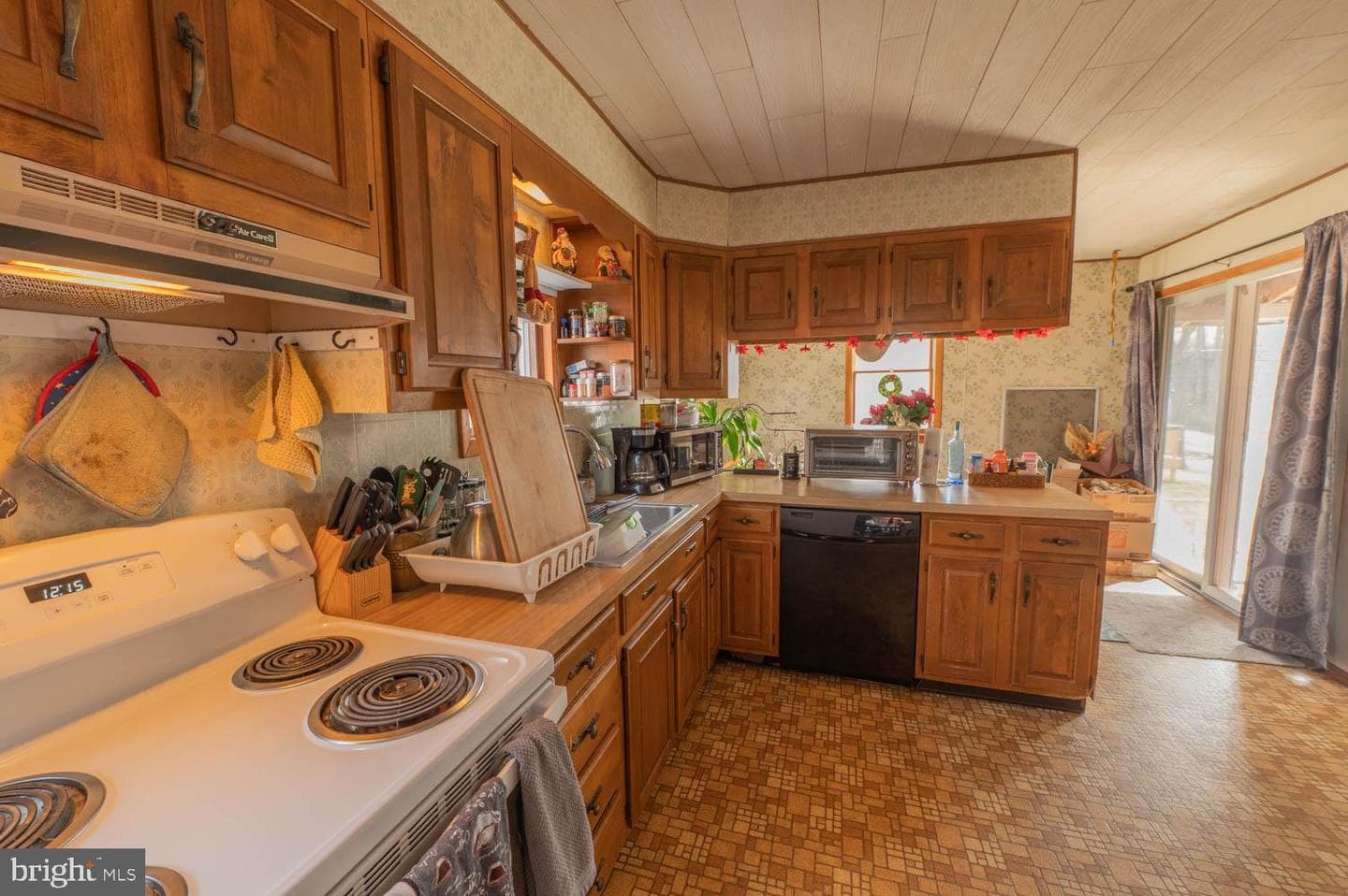 2039 Farmington Avenue photo 3