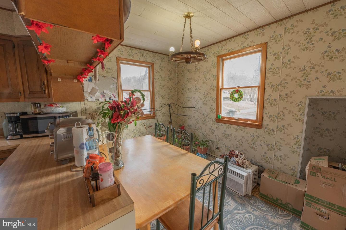 2039 Farmington Avenue photo 4