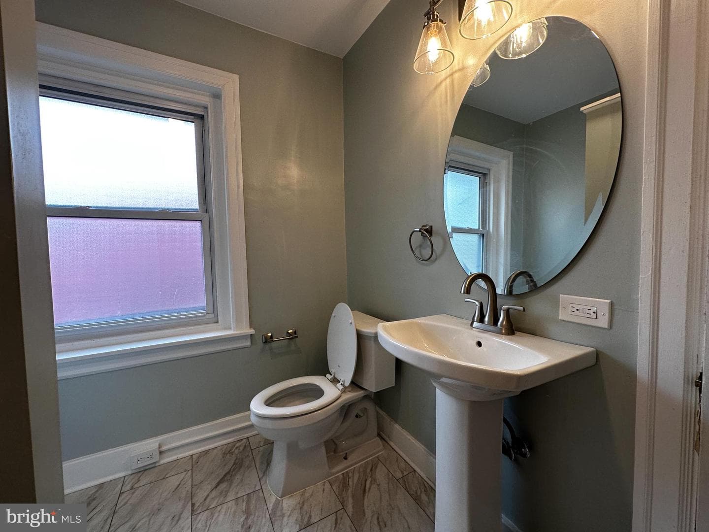 924 Franklin Street photo 12