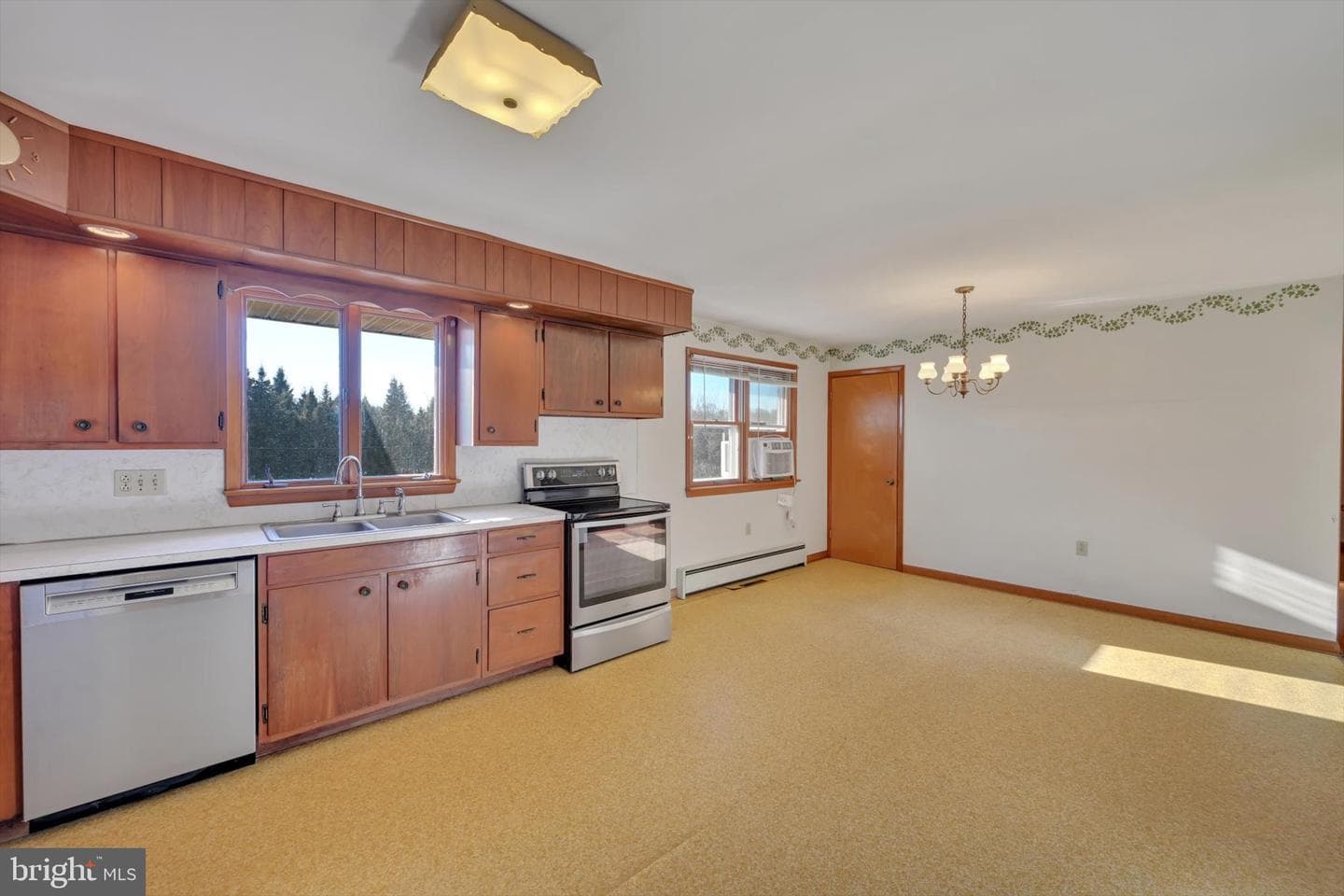 3137 E Galen Hall Road photo 8