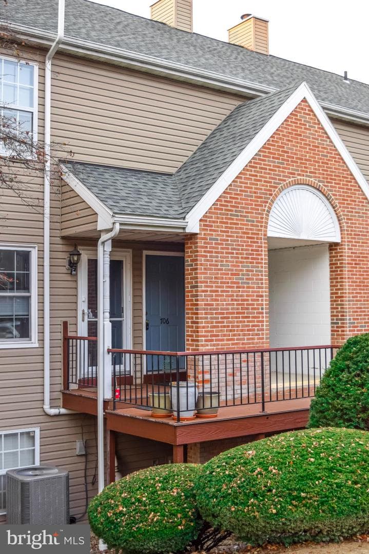 706 Christopher Drive photo 1