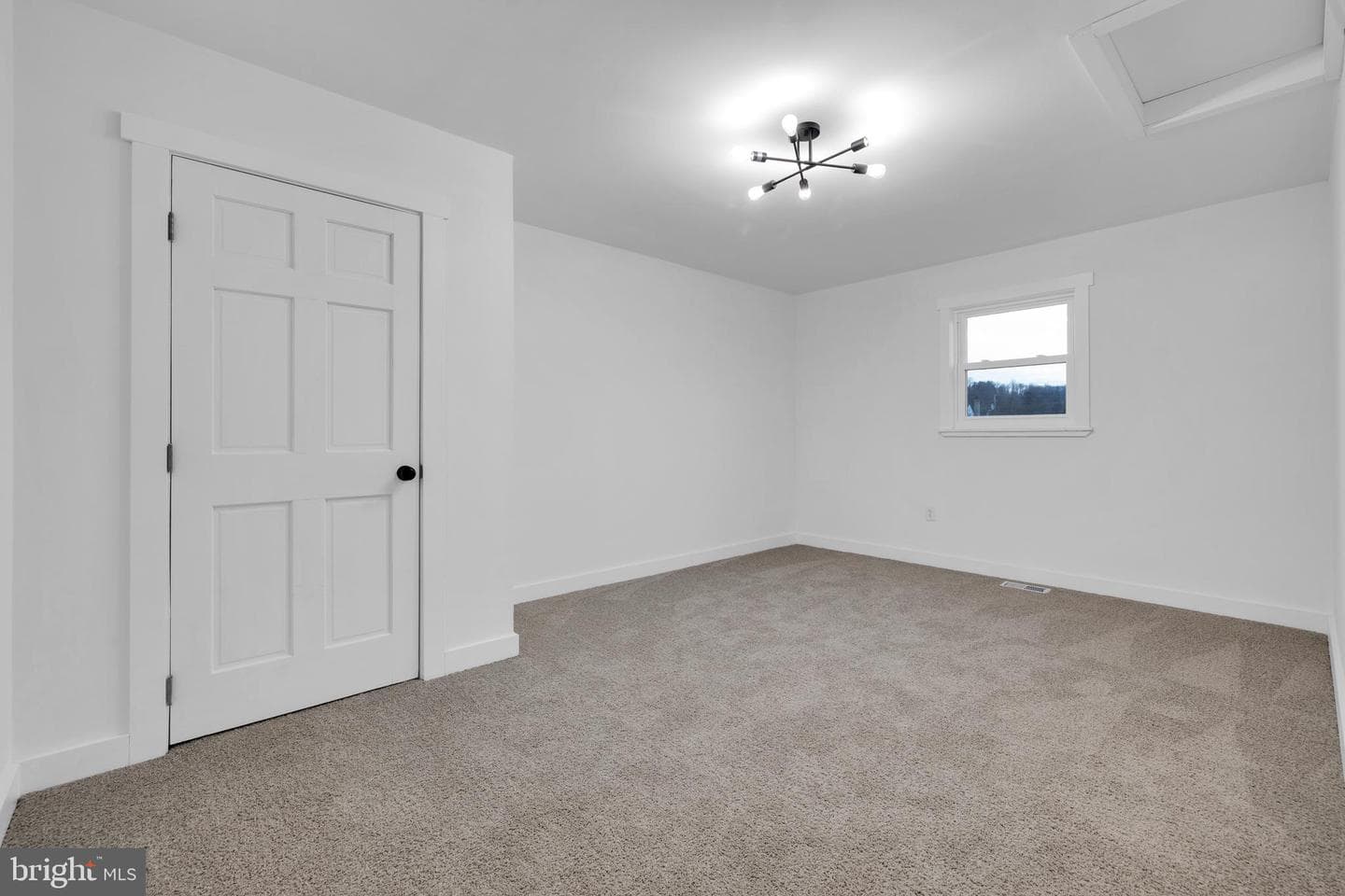 119 Heidelberg Avenue photo 30