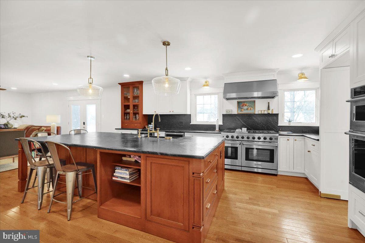 220 Sturbridge photo 17