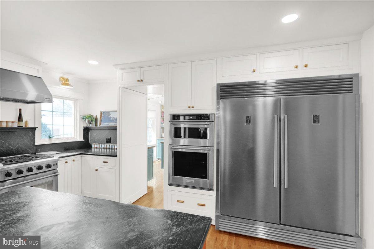 220 Sturbridge photo 18