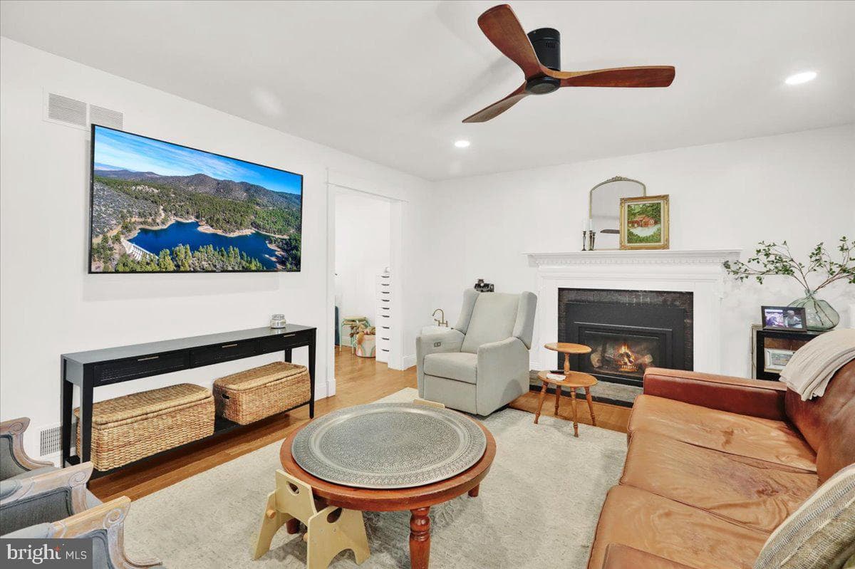 220 Sturbridge photo 25