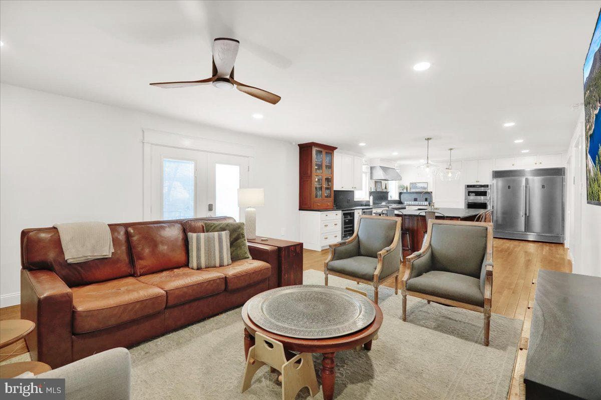 220 Sturbridge photo 26