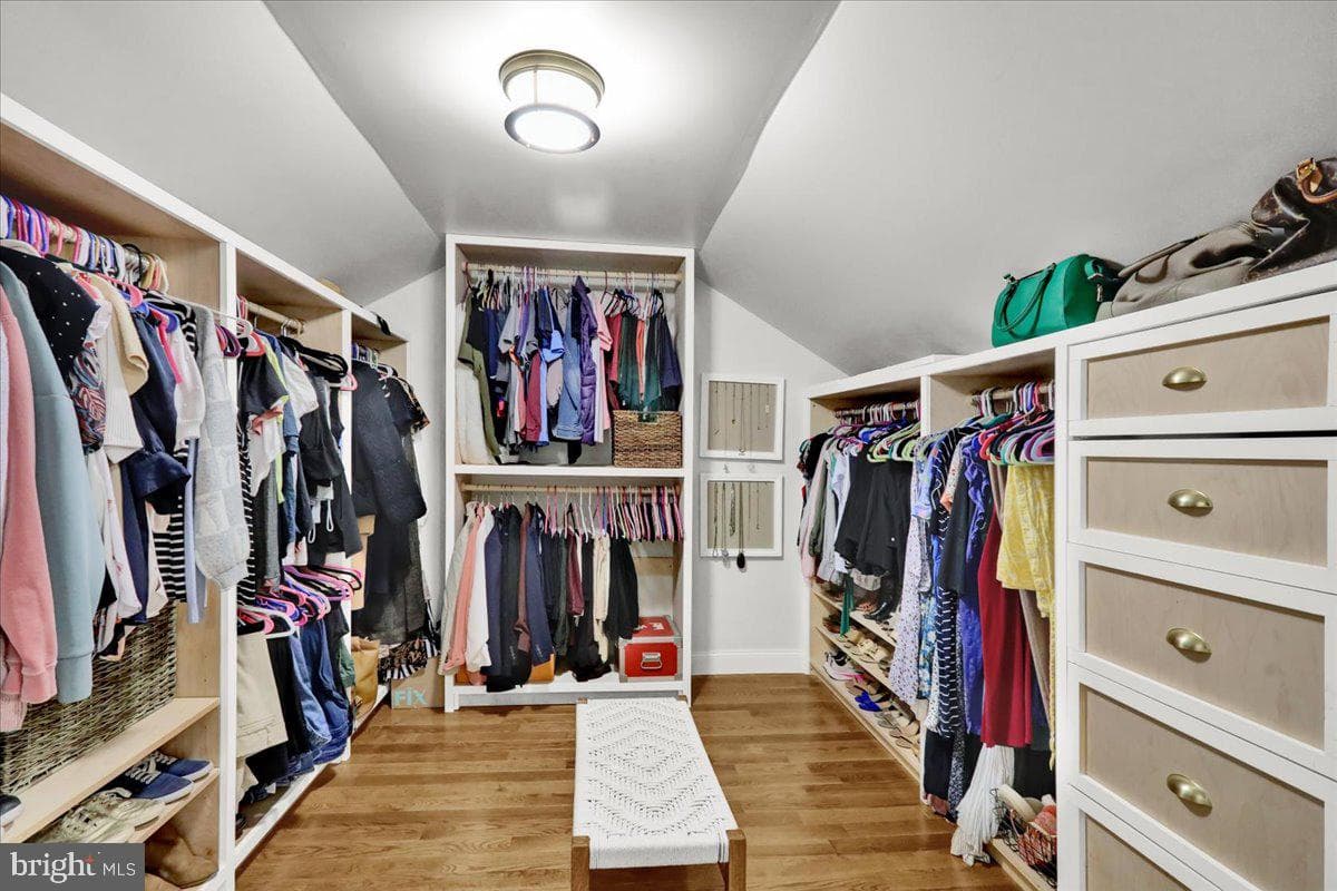 220 Sturbridge photo 30