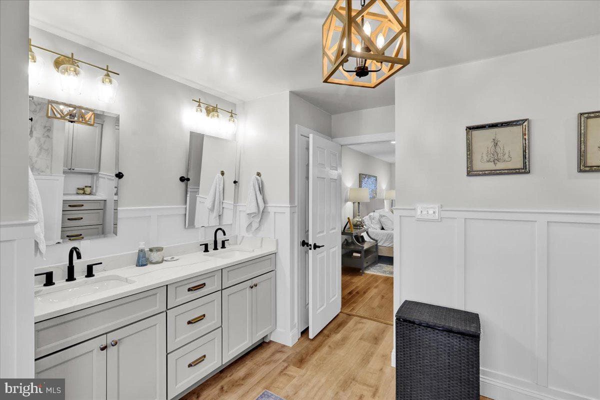 220 Sturbridge photo 34