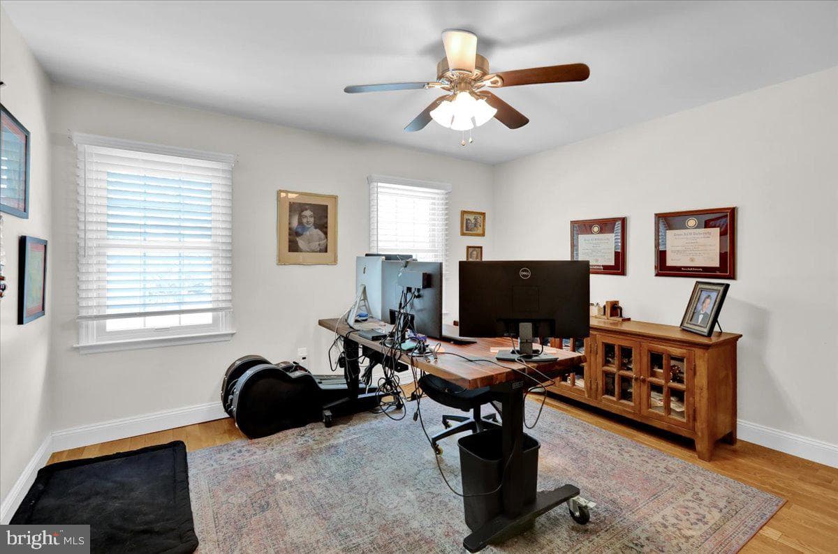 220 Sturbridge photo 35