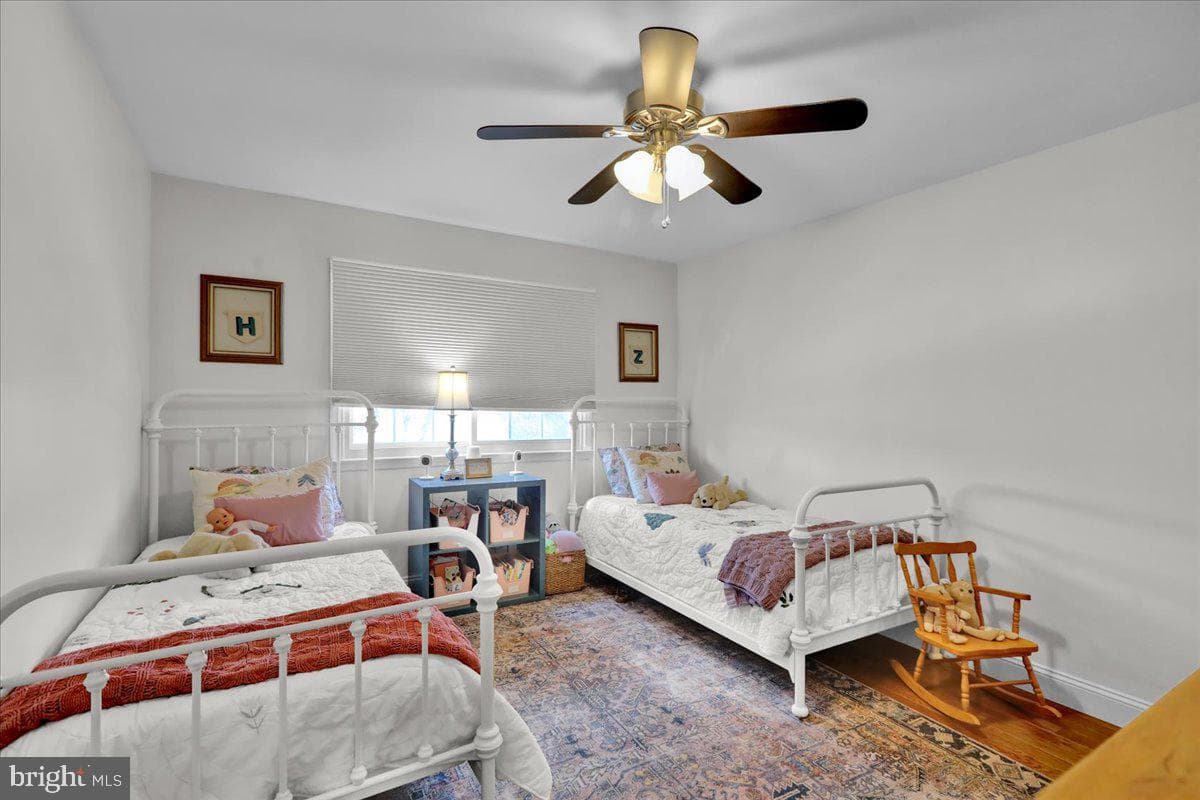220 Sturbridge photo 37