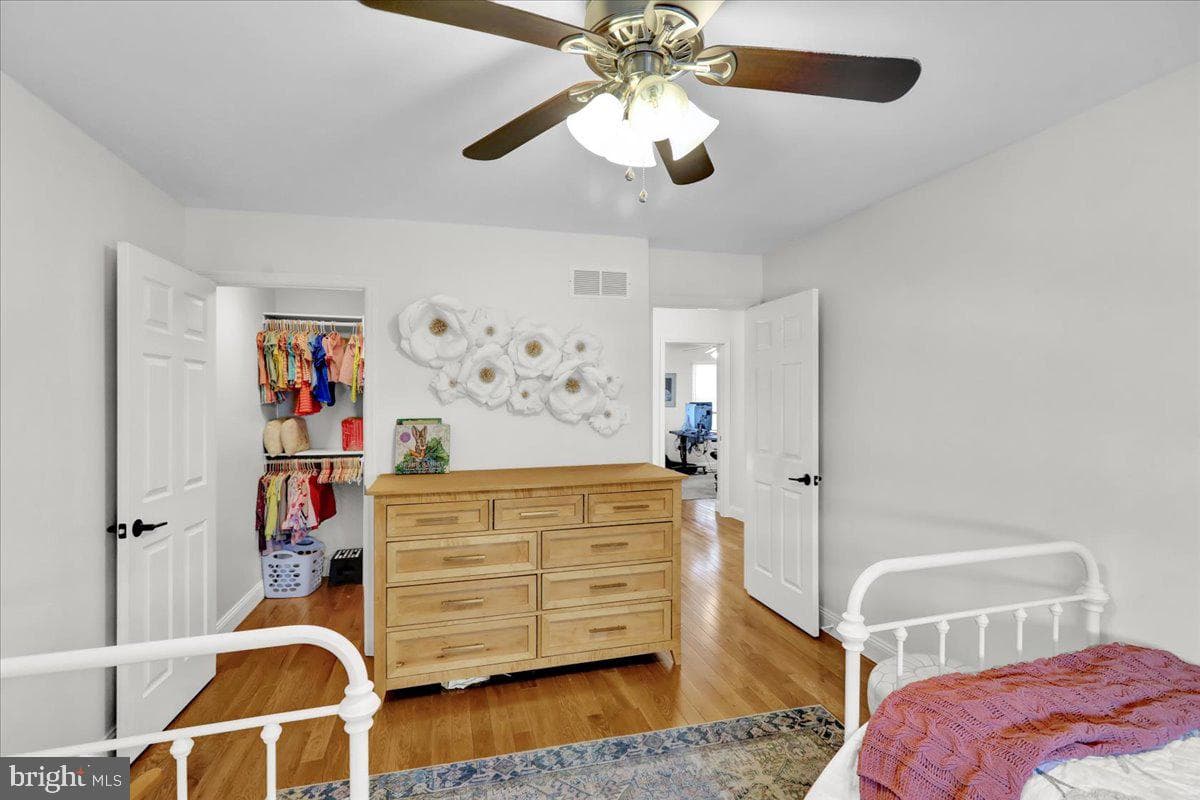 220 Sturbridge photo 38