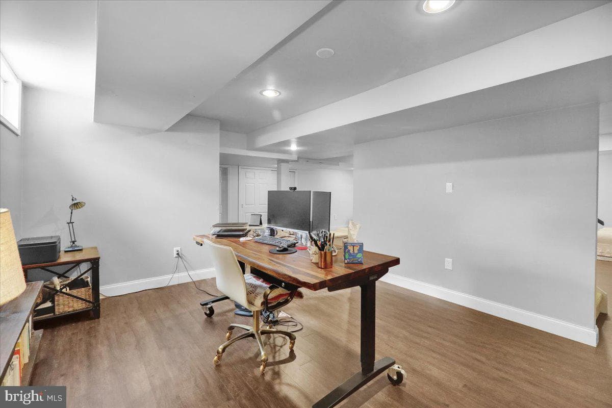 220 Sturbridge photo 42