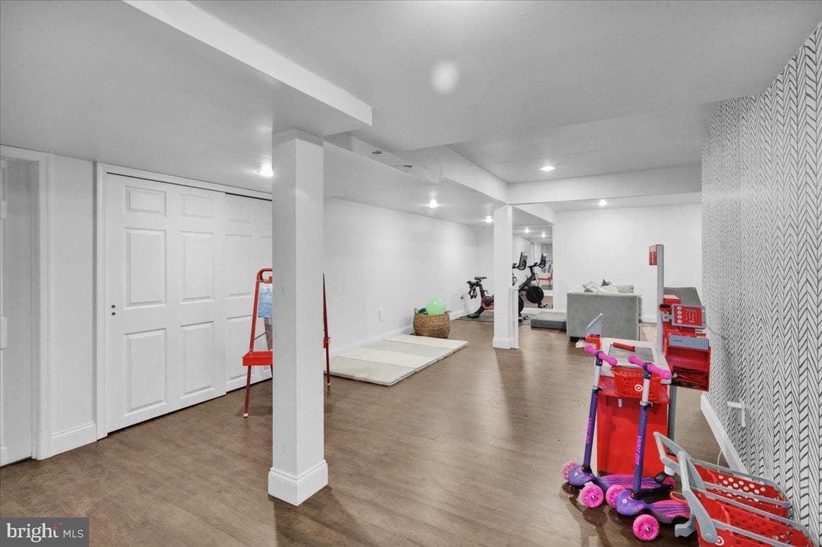 220 Sturbridge photo 43