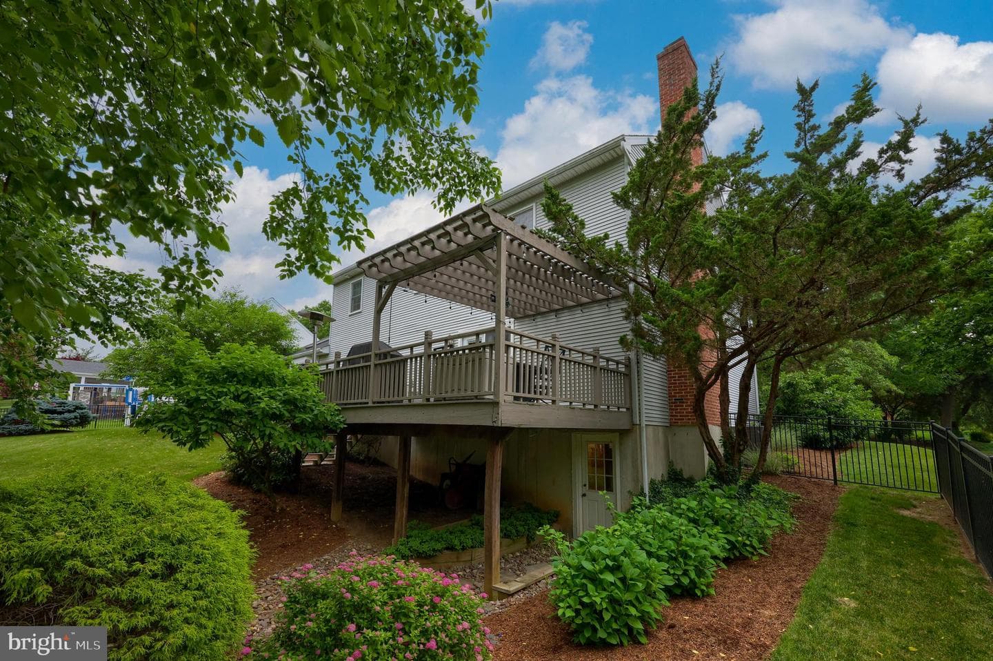 220 Sturbridge photo 6
