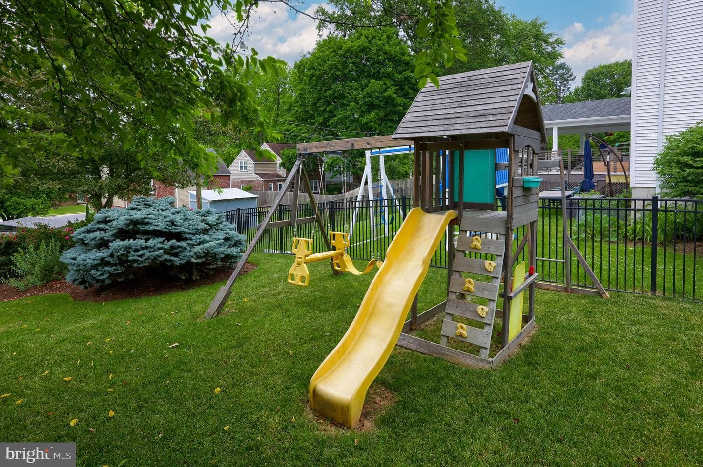 220 Sturbridge photo 9