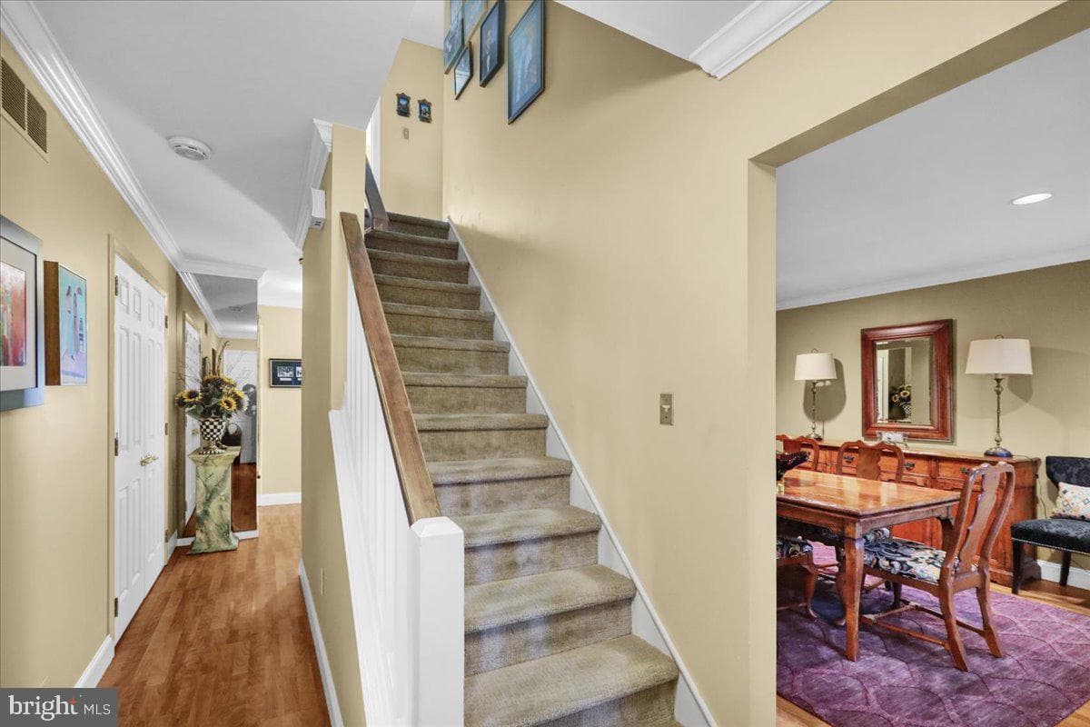 15 Courtleigh Place photo 2