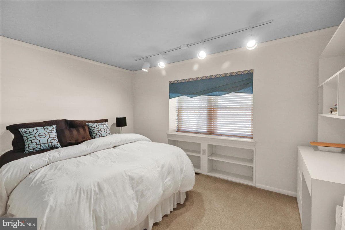 15 Courtleigh Place photo 31