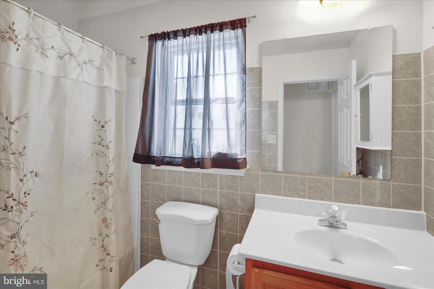 28 Versailles Court photo 26