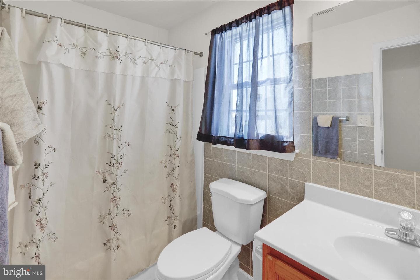 28 Versailles Court photo 27