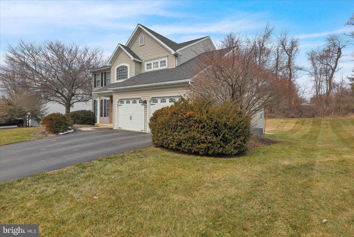 6 Lenape Drive photo 3