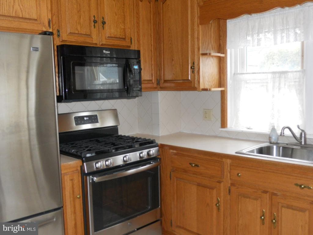 909 Brighton Avenue photo 19