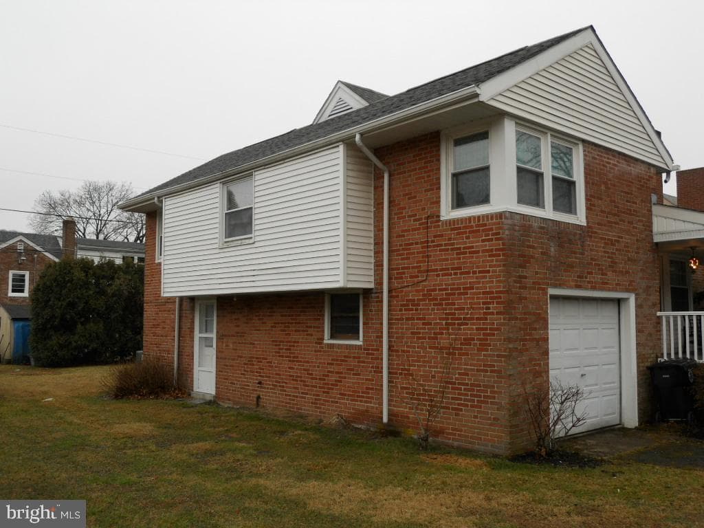 909 Brighton Avenue photo 6