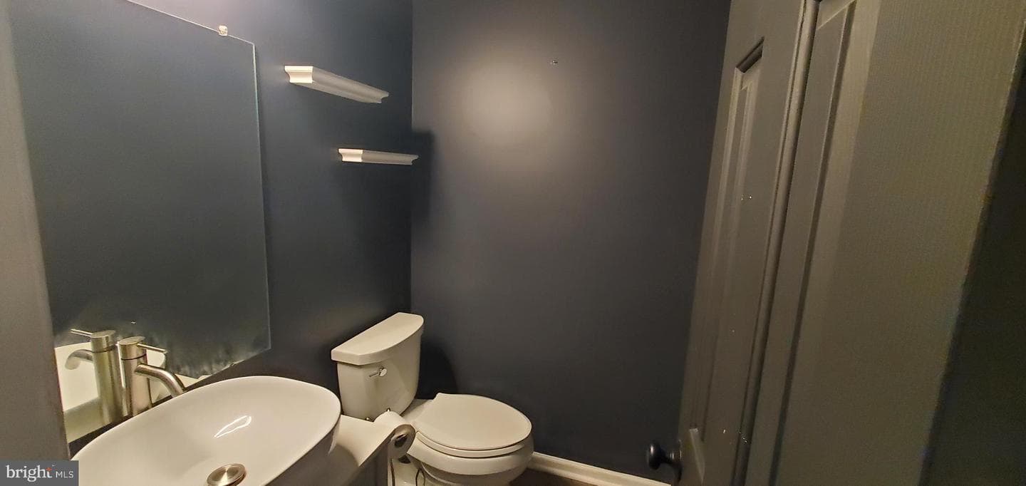 49 Villa Avenue photo 10