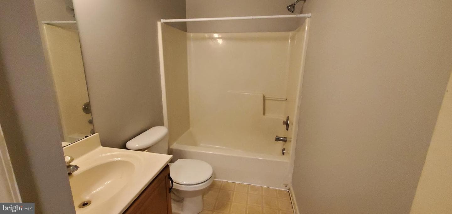 49 Villa Avenue photo 19