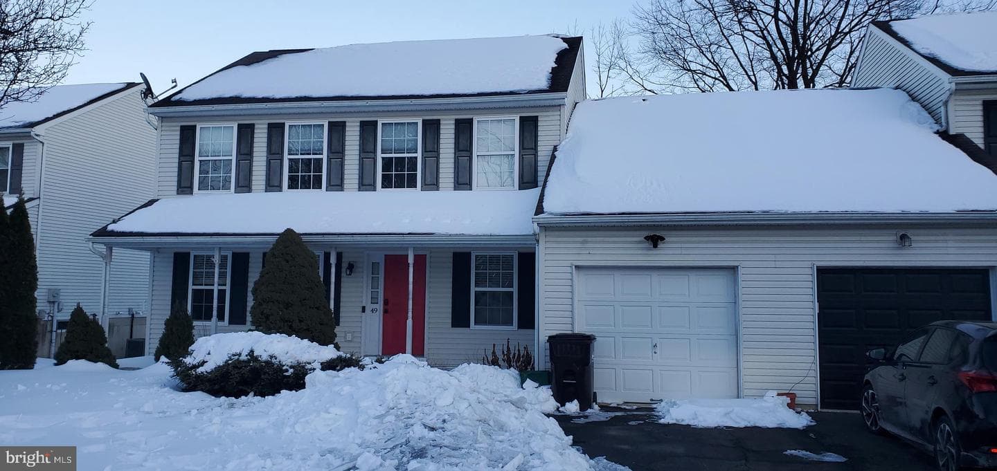49 Villa Avenue photo 2
