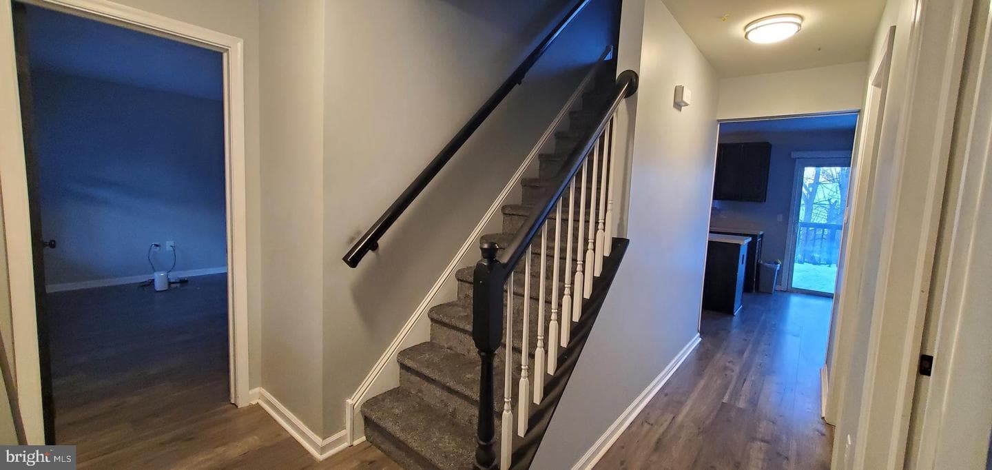 49 Villa Avenue photo 3
