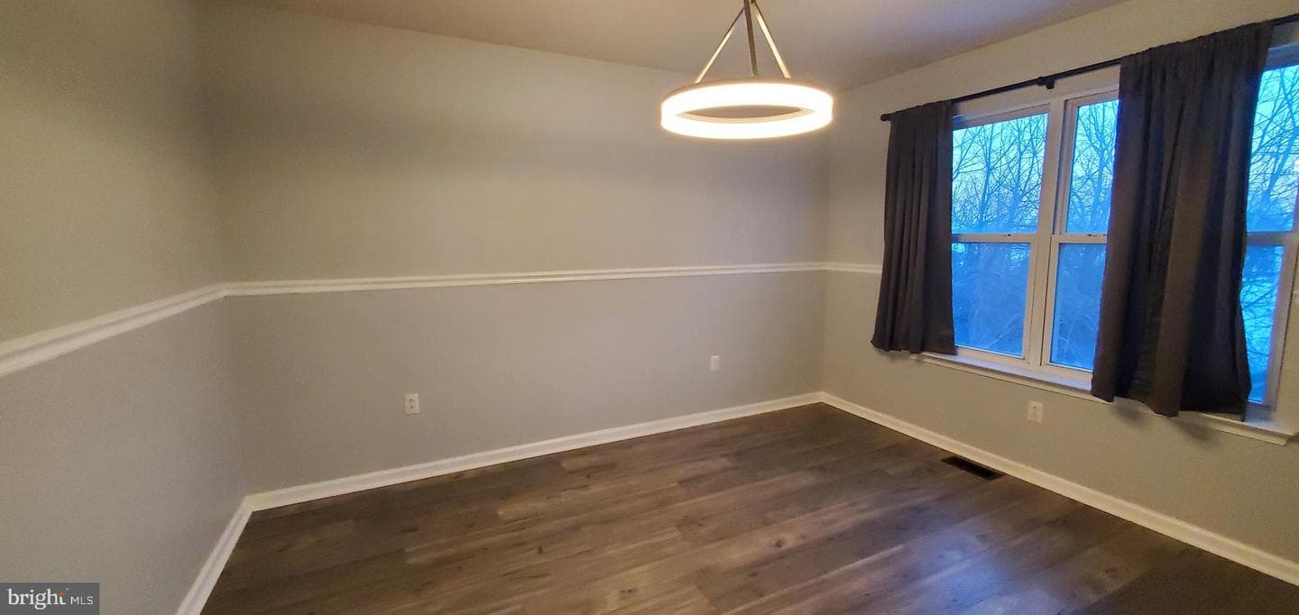 49 Villa Avenue photo 8