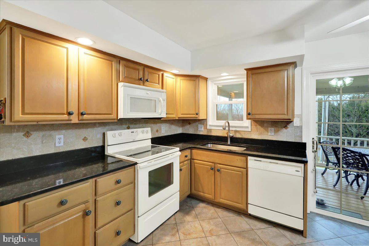 780 Corbit Drive photo 10
