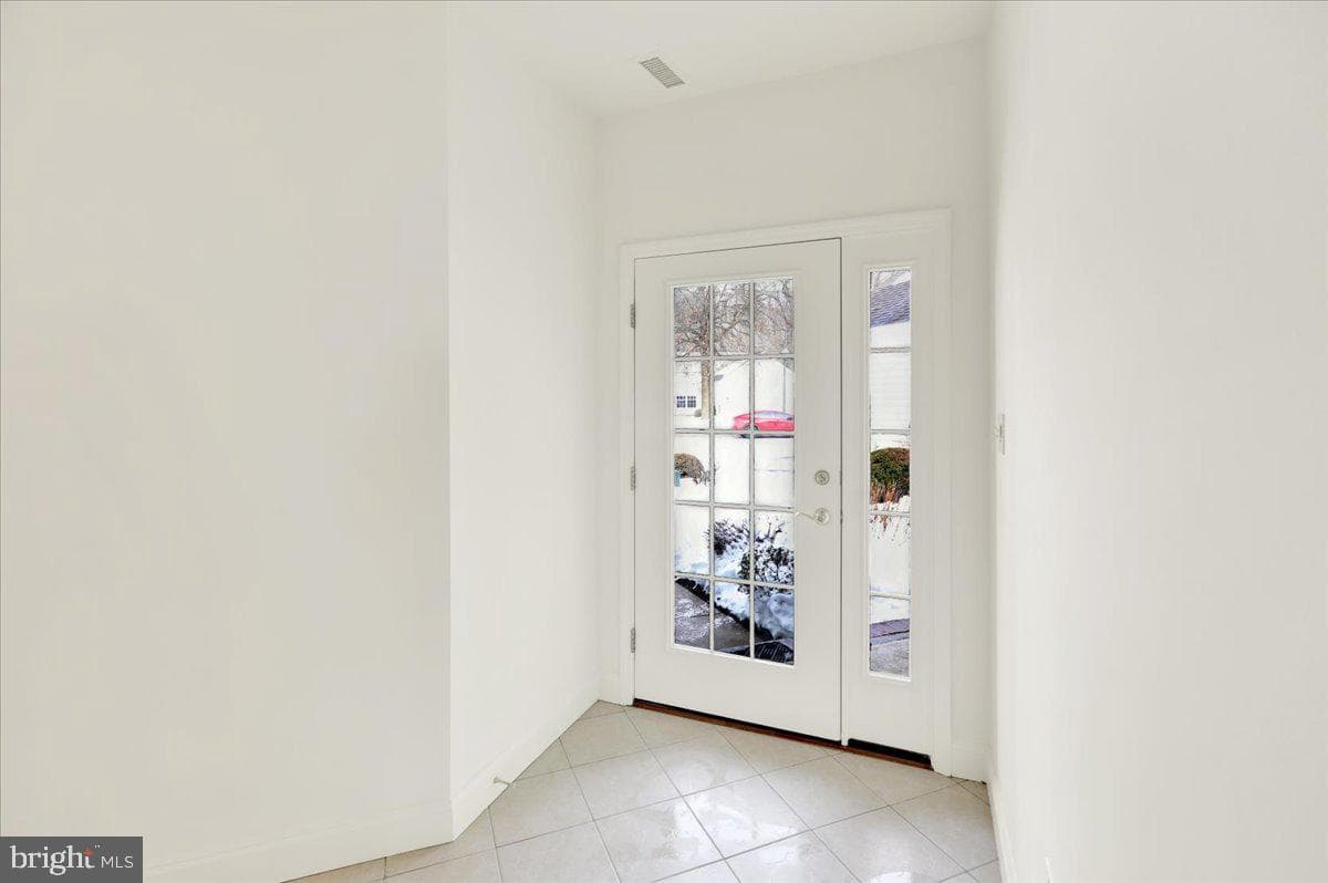 424 Oak Hill Lane photo 4