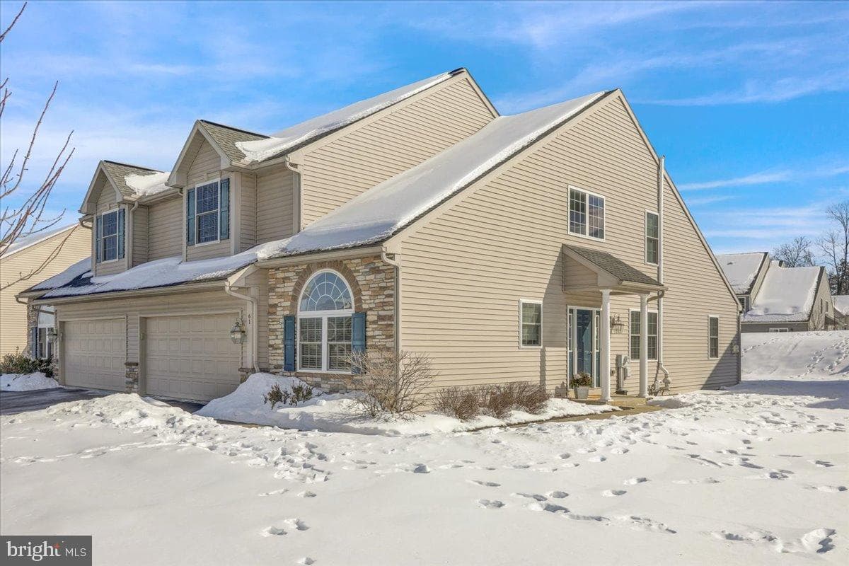 61 Regina Drive photo 1