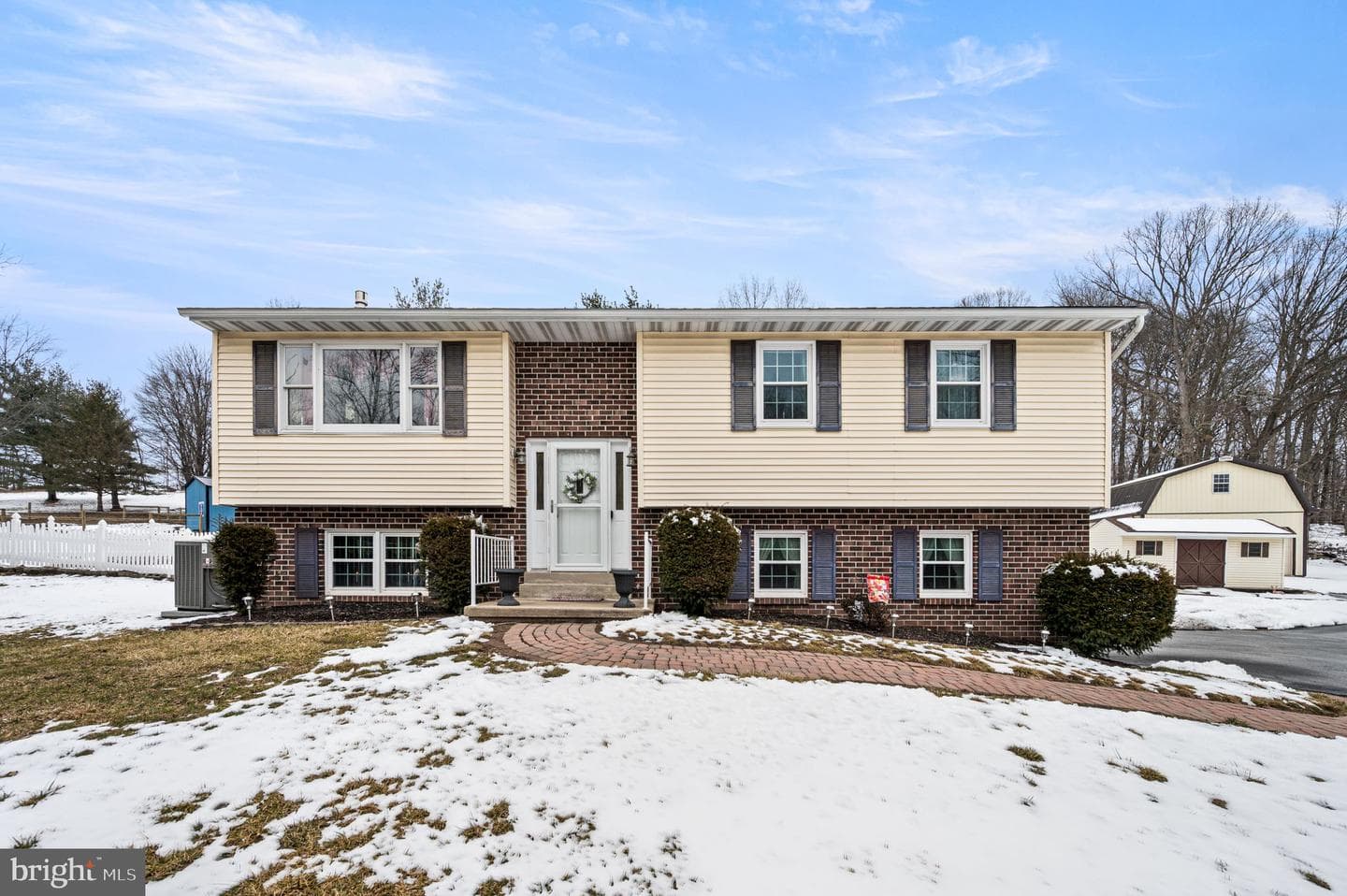 1548 County Line Road photo 2
